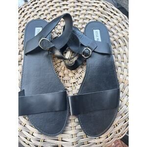 Steve Madden Black Leather Flats Sandals Size 11